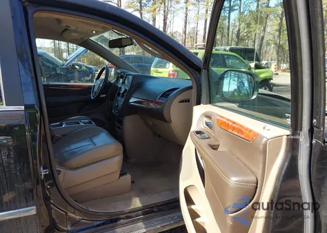 2014 Chrysler Town & Country Touring z USA, uszkodzony, nr VIN 2C4RC1BG0ER386785